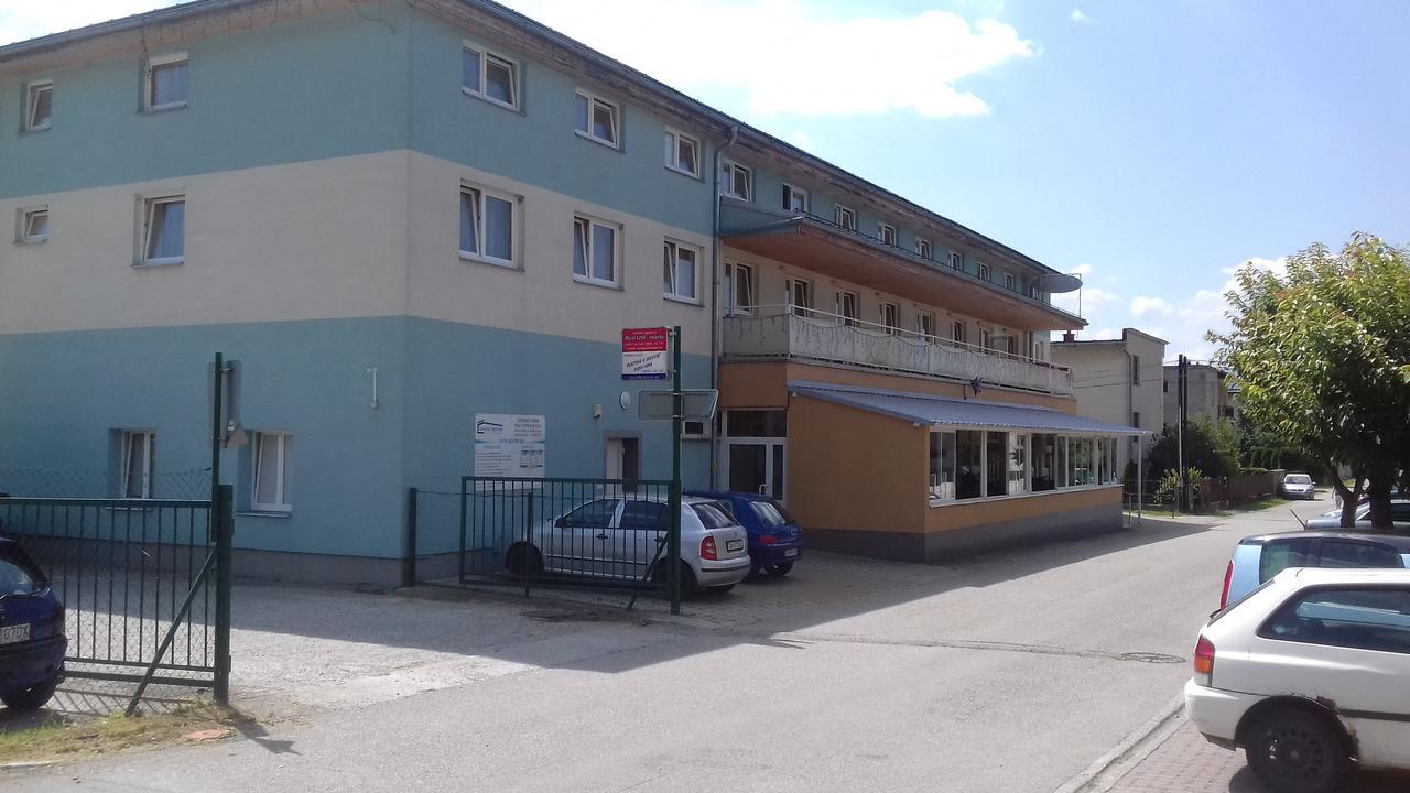 Penzion Anton Teplička nad Váhom Eksteriør billede